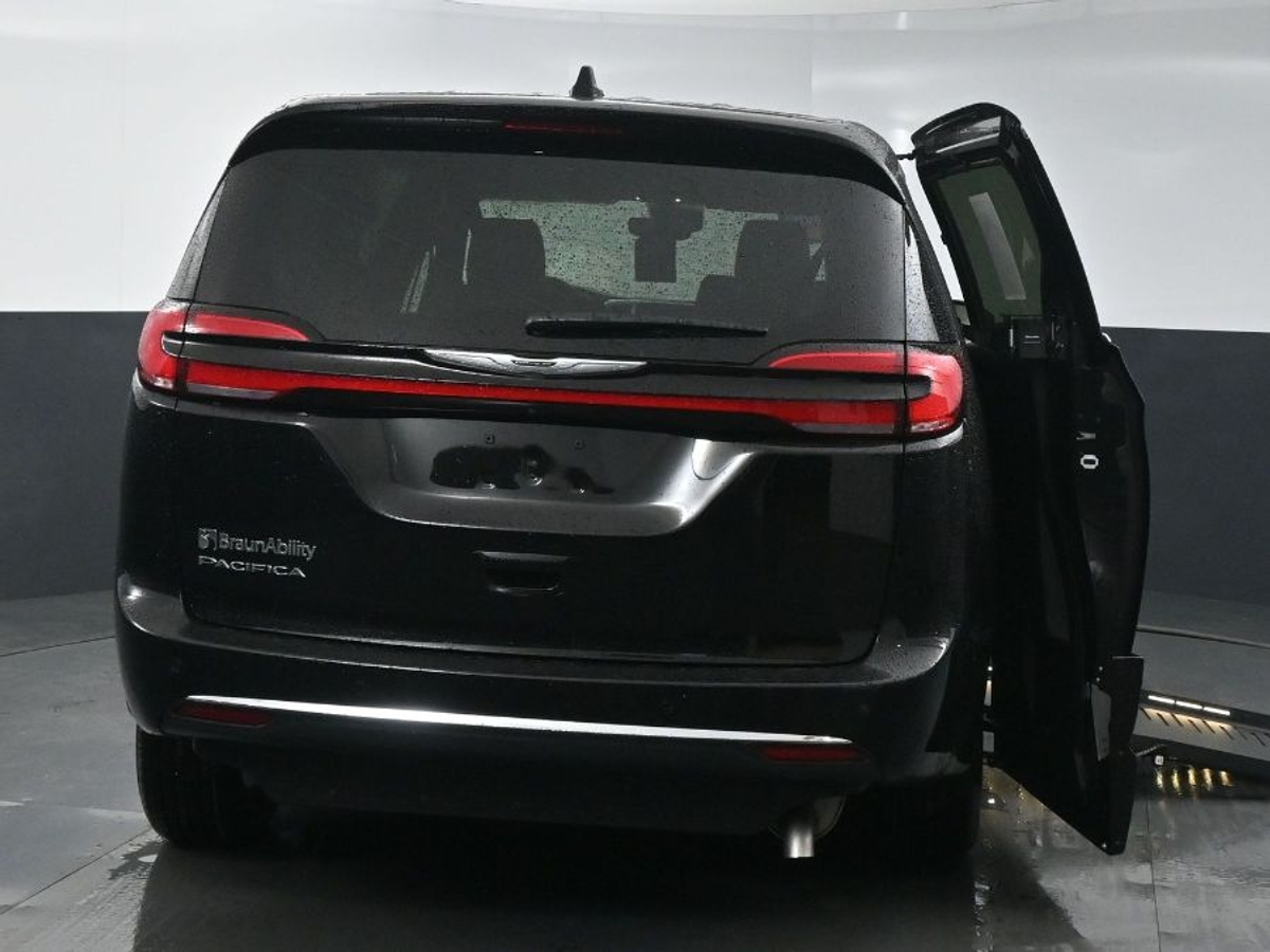2025 CHRYSLER PACIFICA - Image 7