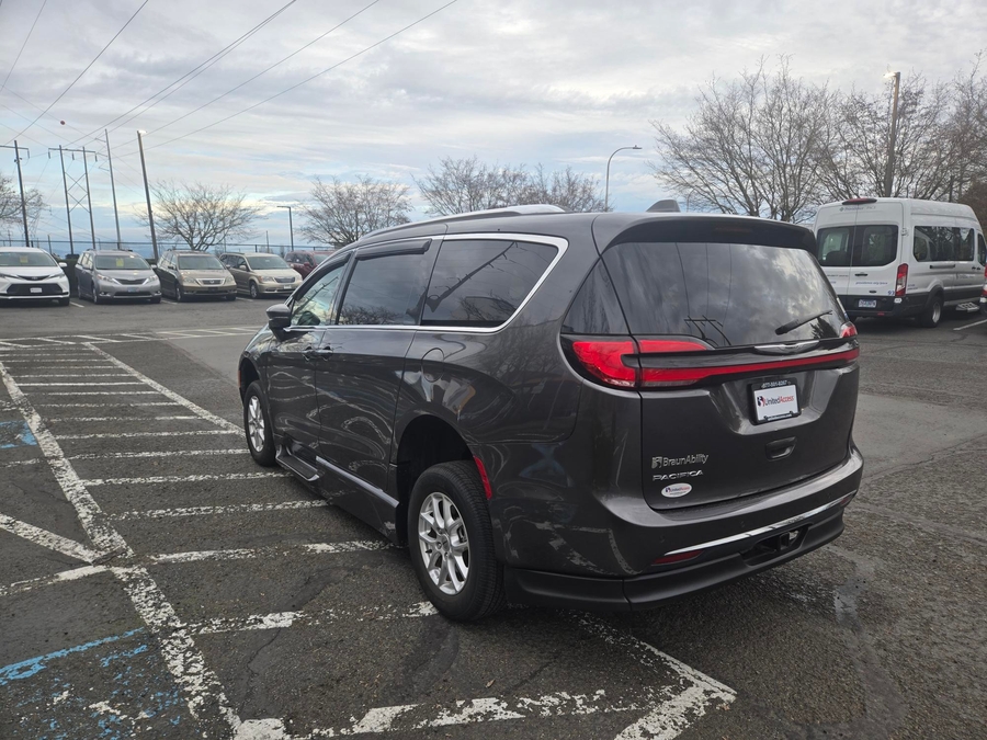 Used 2021 Chrysler Pacifica Touring L - BraunAbility Side Entry Entry In Floor Automatic Ramp