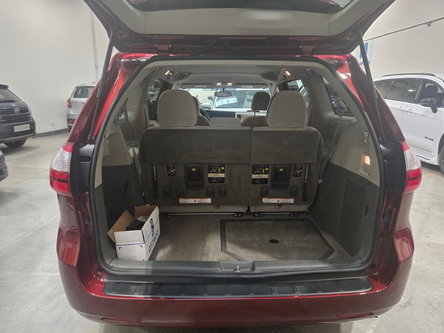 Used 2017 Toyota Sienna LE - BraunAbility Side Entry Fold Out Automatic Ramp