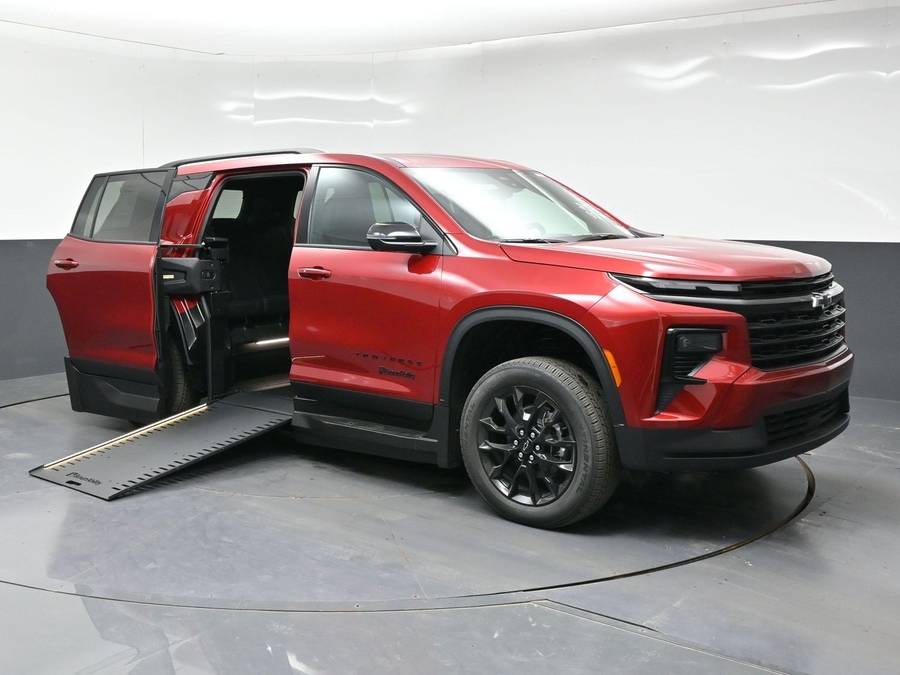 New 2026 Chevrolet Traverse 1LT Midnight - BraunAbility Side Entry In Floor Automatic Ramp