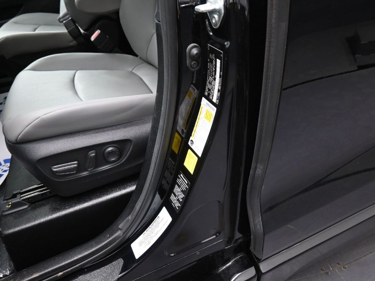 2025 TOYOTA SIENNA - Image 16