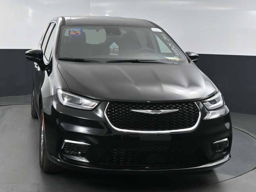 New 2025 Chrysler Pacifica Select Safety - BraunAbility Rear Entry Entry Fold Out Manual Ramp