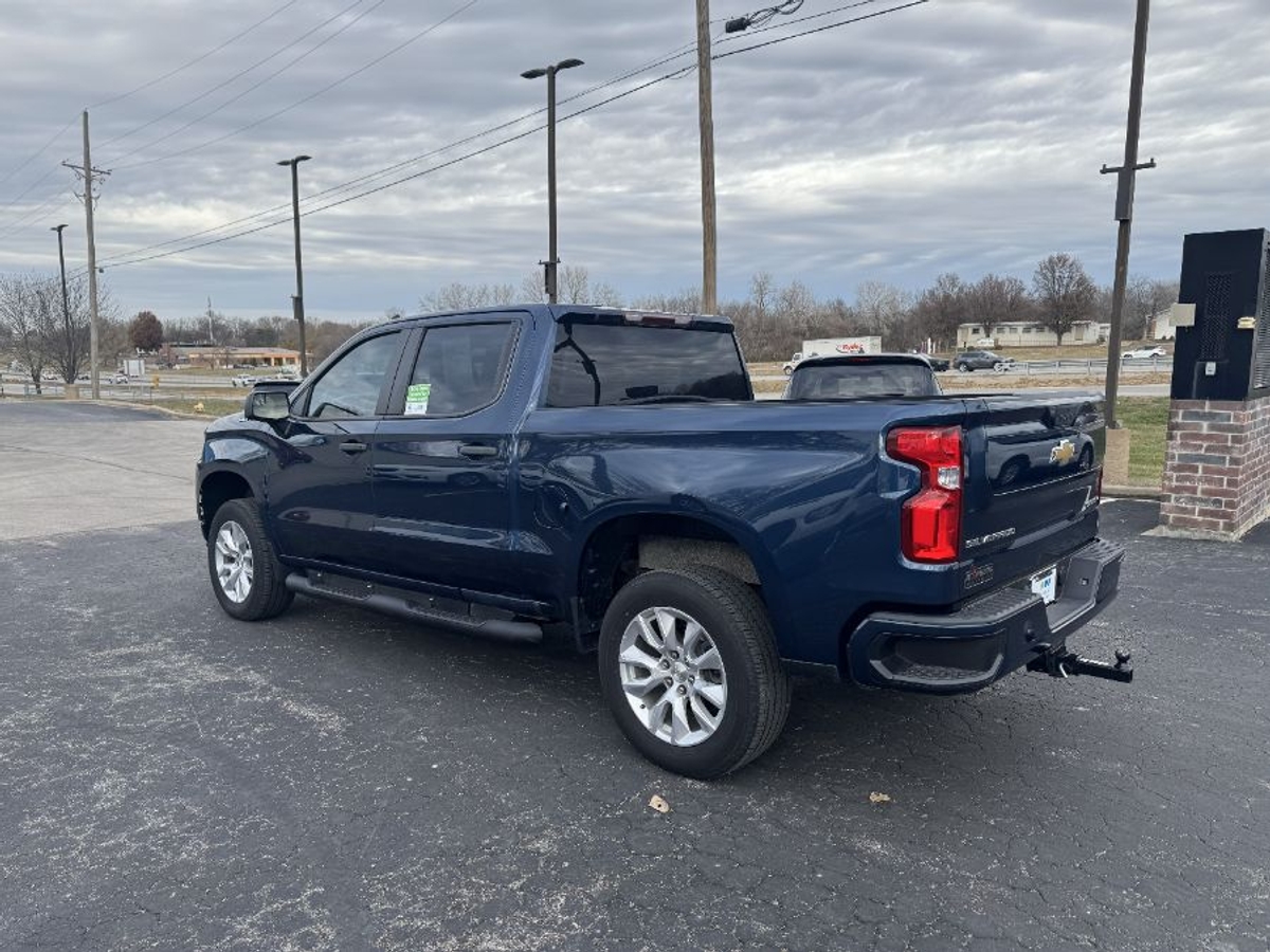 Blue Chevrolet Silverado 1500 image number 10