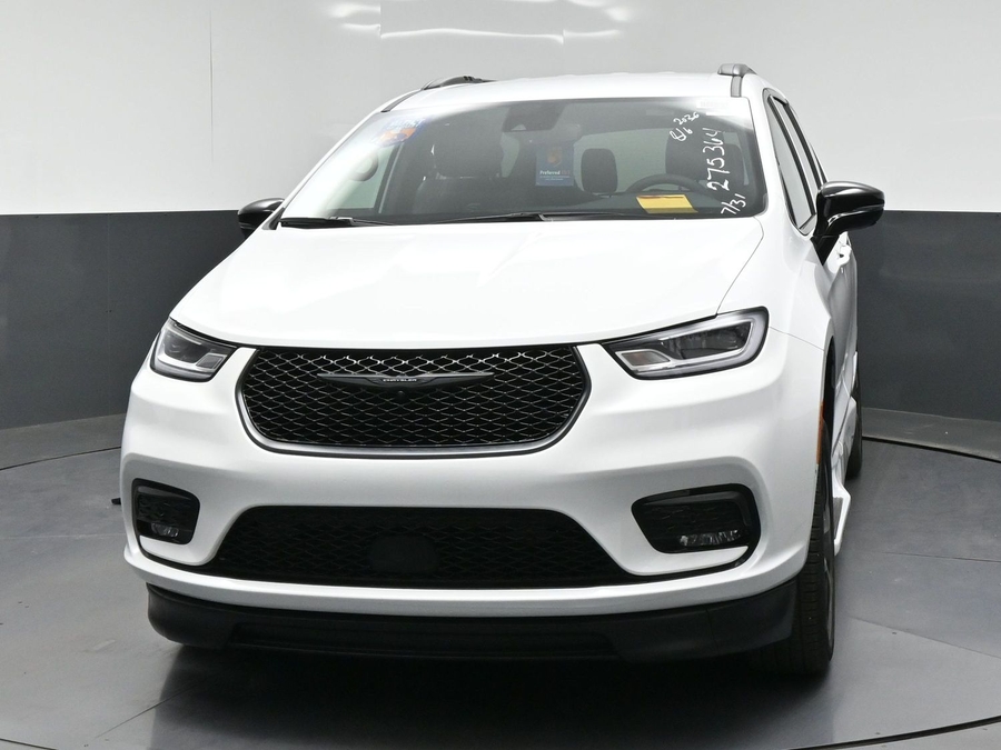 New 2026 Chrysler Pacifica Select Sport - BraunAbility Side Entry In Floor Automatic Ramp
