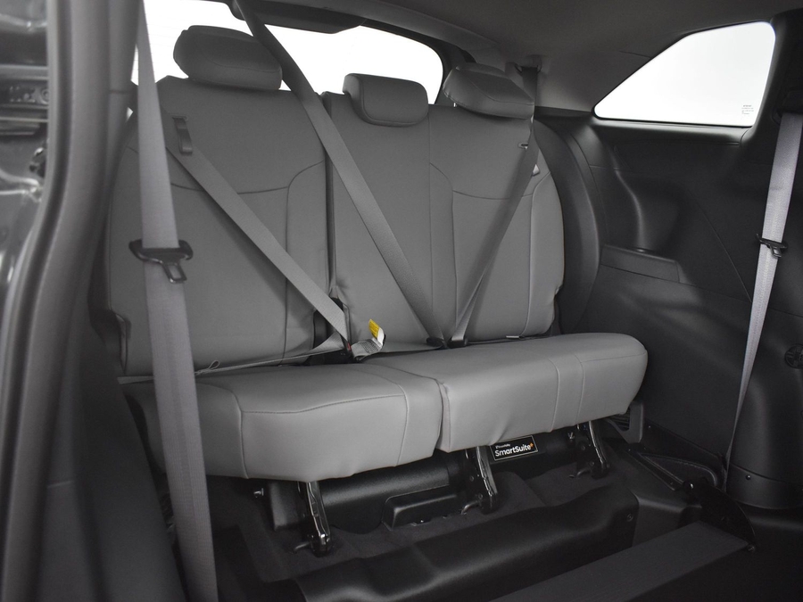 New 2025 Toyota Sienna Hybrid XLE Base - BraunAbility Side Entry Entry Fold Out Automatic Ramp