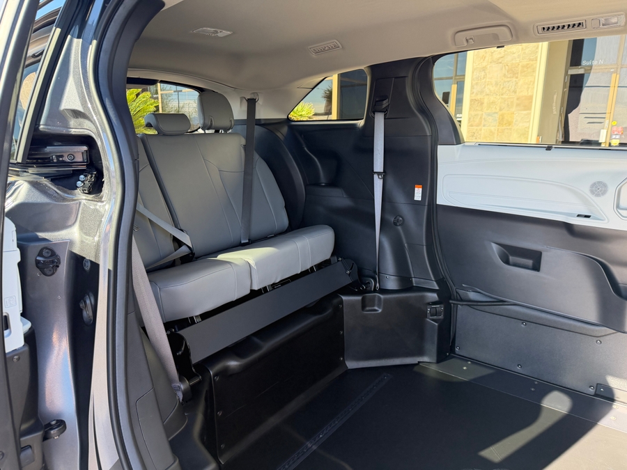 Used 2025 Toyota Sienna Hybrid XLE Base - BraunAbility Side Entry Fold Out Automatic Ramp
