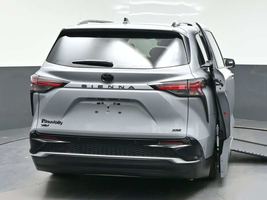 New 2026 Toyota Sienna XSE Sport - BraunAbility Side Entry In Floor Automatic Ramp
