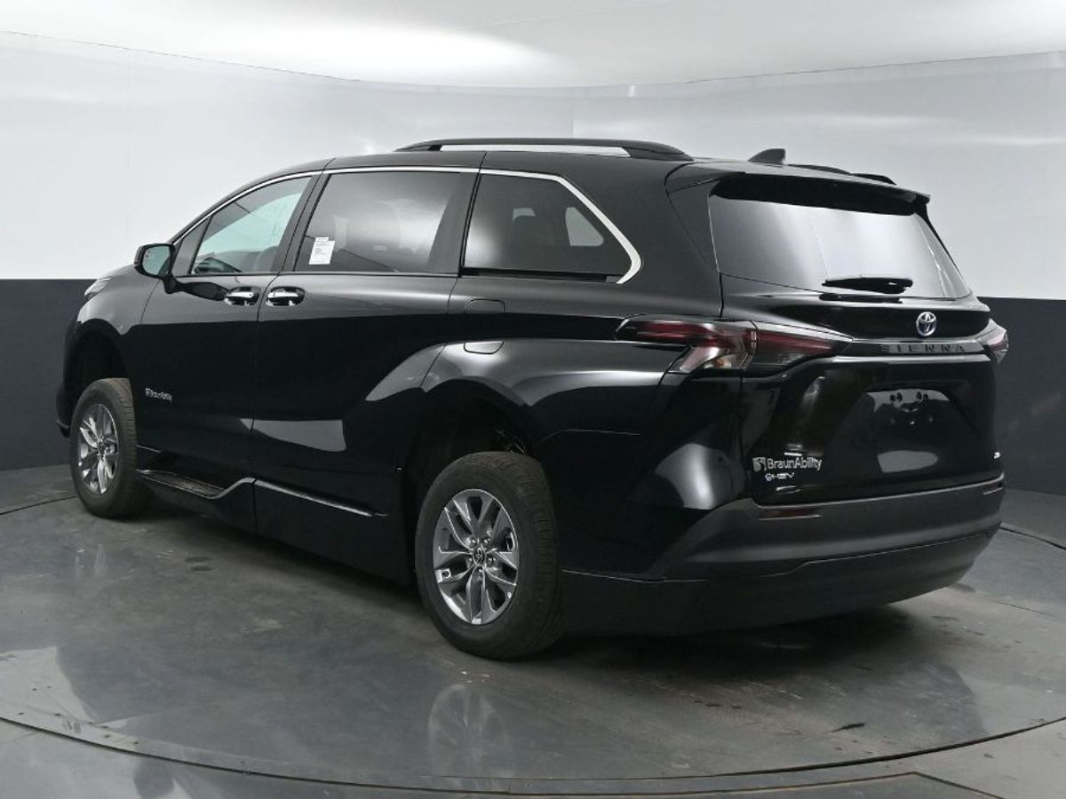 2025 TOYOTA SIENNA - Image 5