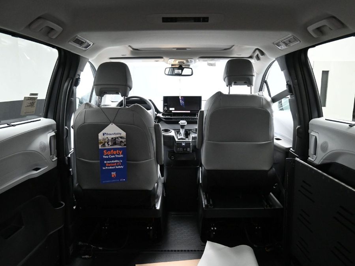 2025 TOYOTA SIENNA - Image 20