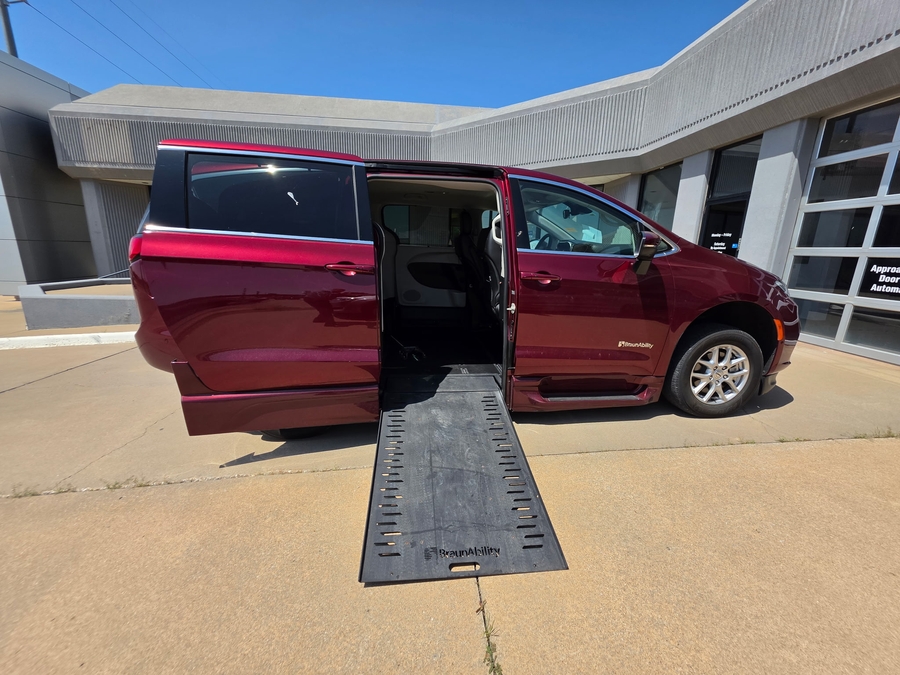 Número de imagen rojo Chrysler Pacifica 10
