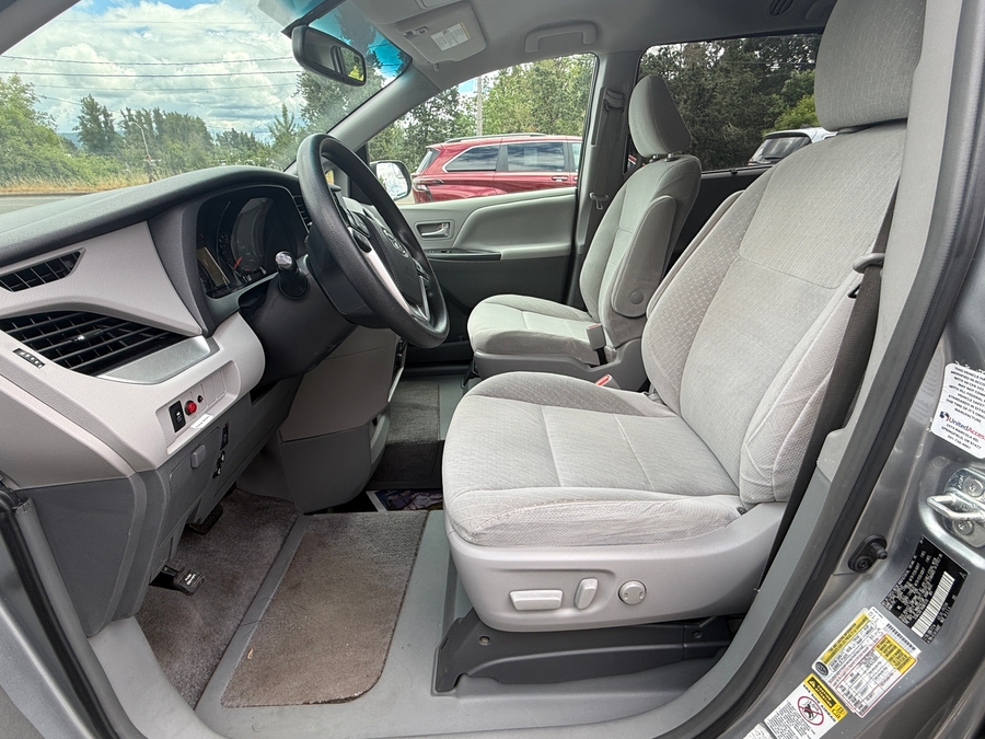 Used 2017 Toyota Sienna LE - VMI Side Entry Entry In Floor Automatic Ramp
