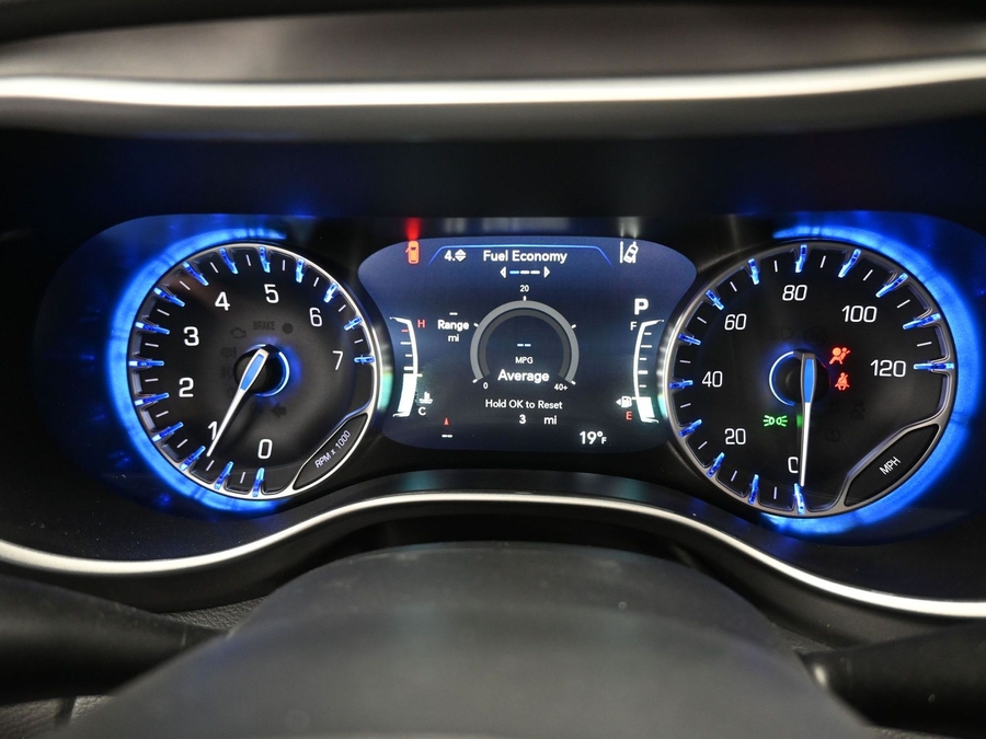 New 2026 Chrysler Voyager LX - BraunAbility Side Entry Entry Fold Out Manual Ramp