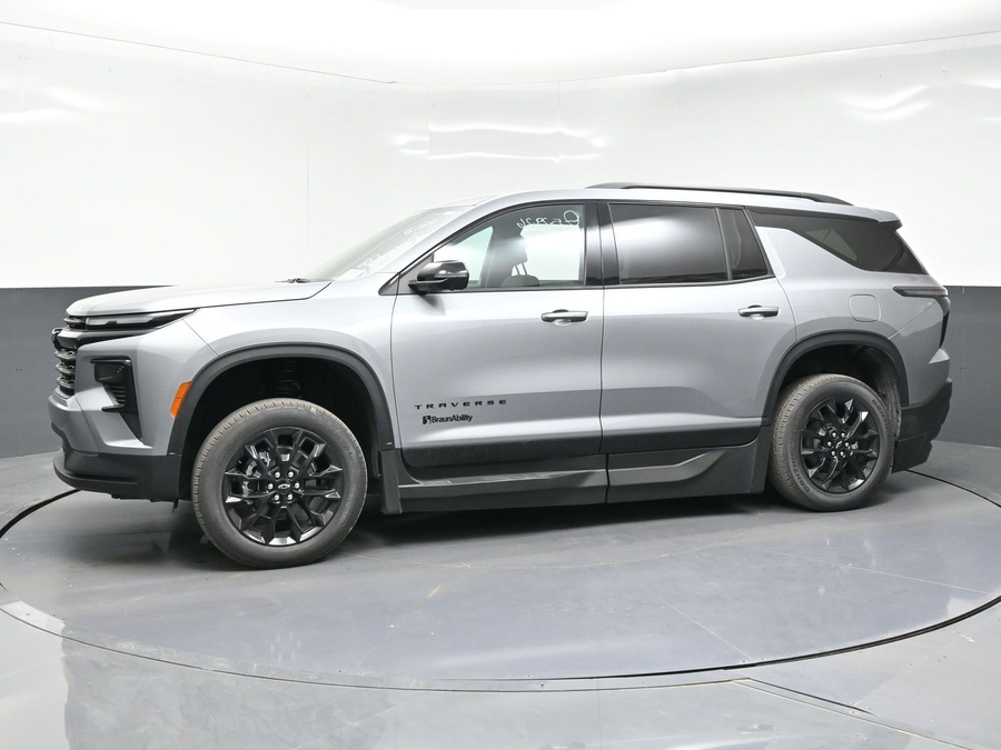 New 2026 Chevrolet Traverse 1LT Midnight - BraunAbility Side Entry Entry In Floor Automatic Ramp