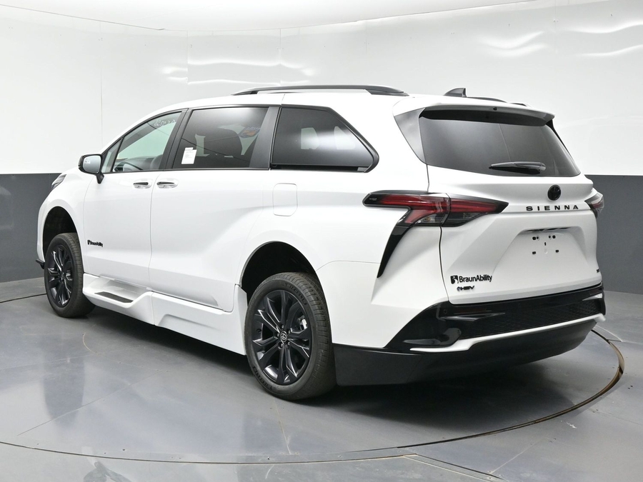 New 2026 Toyota Sienna Hybrid XSE Sport - BraunAbility Side Entry Entry Fold Out Automatic Ramp