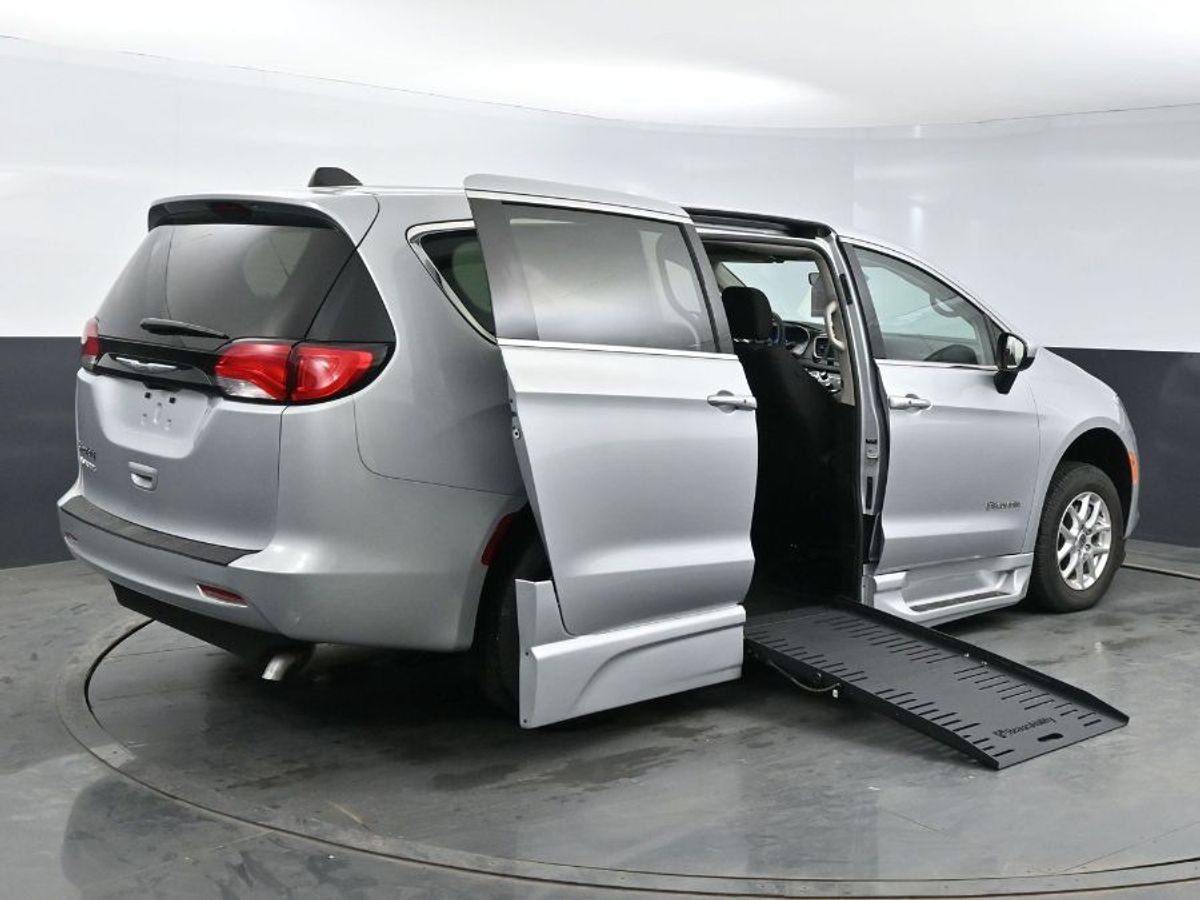 2023 CHRYSLER VOYAGER - Image 24