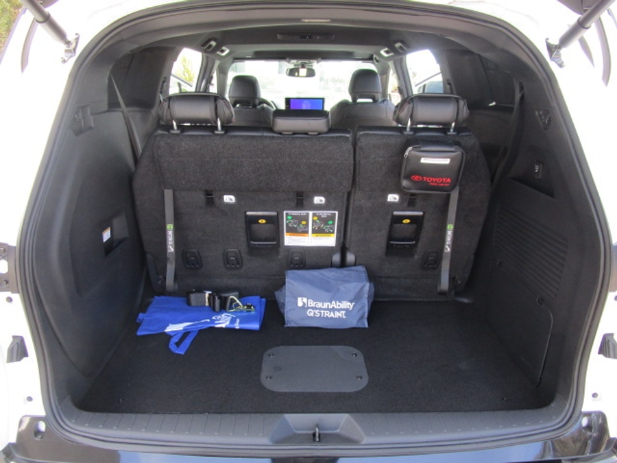 New 2026 Toyota Sienna Hybrid XSE Sport - BraunAbility Side Entry Entry In Floor Automatic Ramp