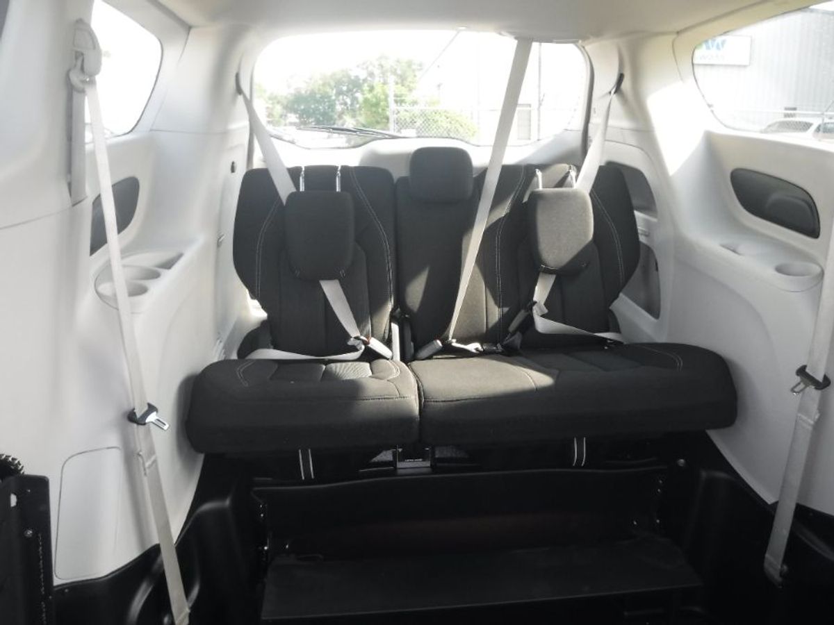 2023 CHRYSLER VOYAGER - Image 16