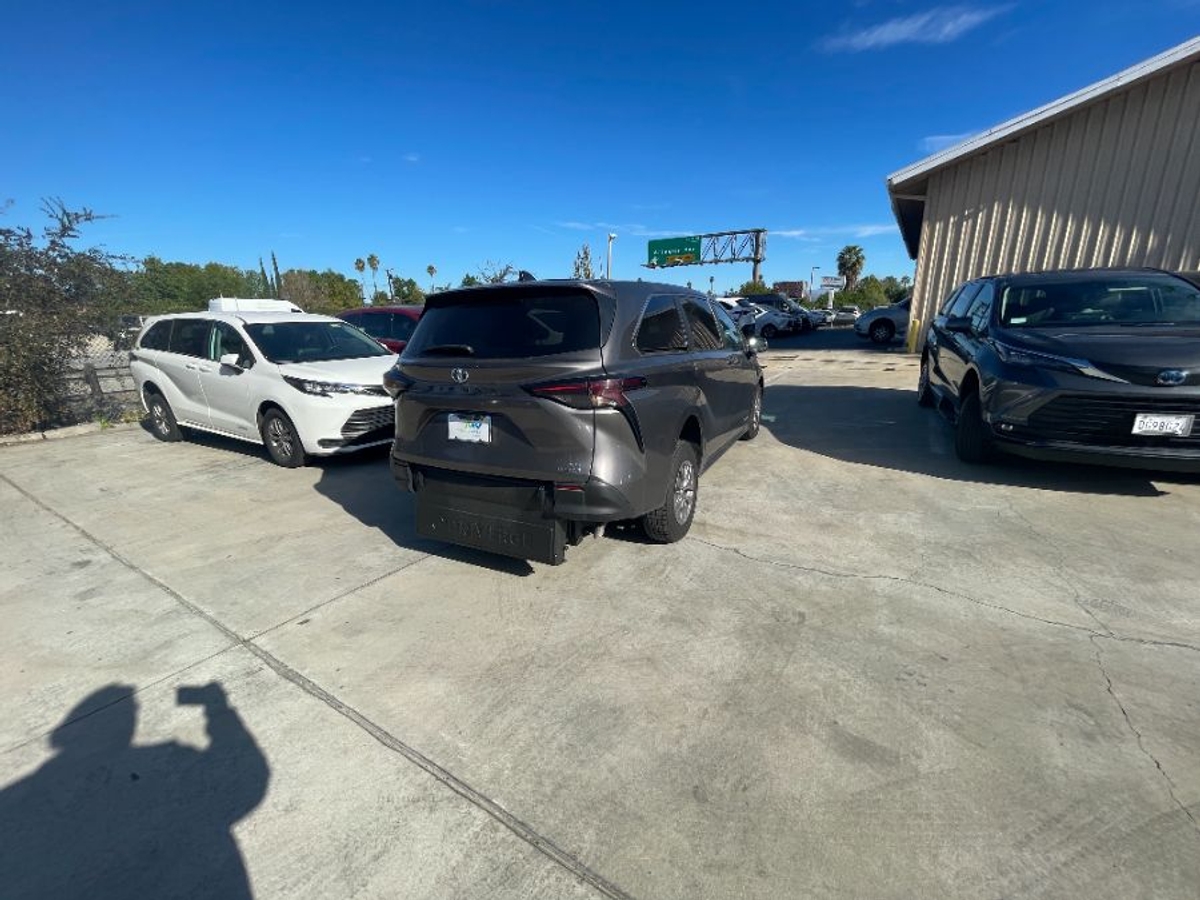 2023 TOYOTA SIENNA - Image 14