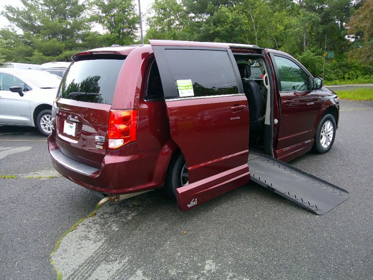 Red Dodge Grand Caravan image number 2