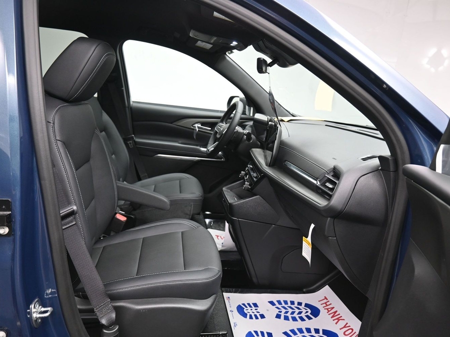 New 2026 Chevrolet Traverse 1LT Midnight - BraunAbility Side Entry Entry In Floor Automatic Ramp