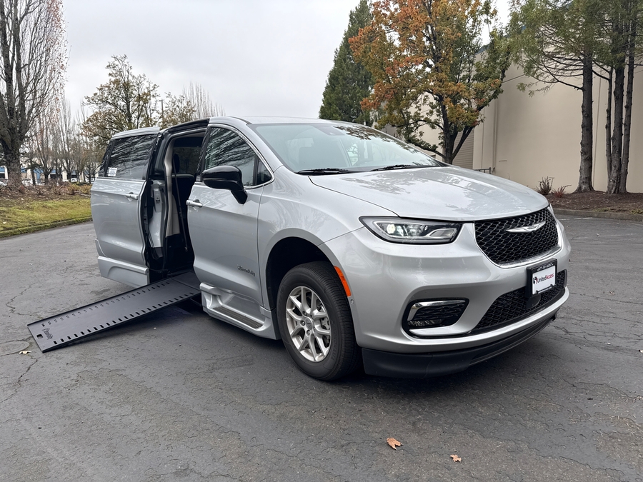 Used 2024 Chrysler Pacifica Touring L - BraunAbility Side Entry Entry In Floor Automatic Ramp