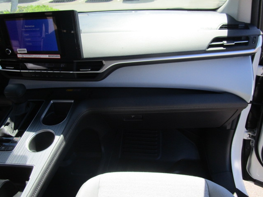 New 2025 Toyota Sienna Hybrid LE - BraunAbility Commercial Rear Entry Entry Fold Out Manual Ramp