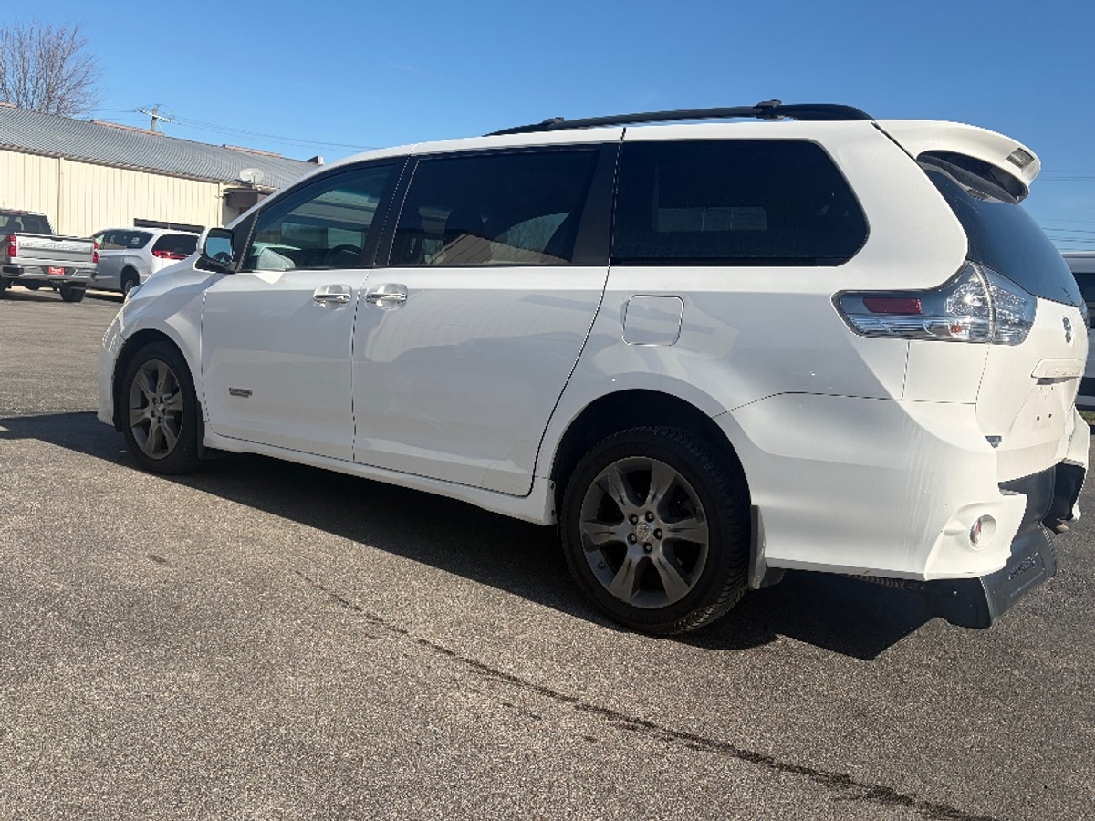 2015 TOYOTA SIENNA - Image 6