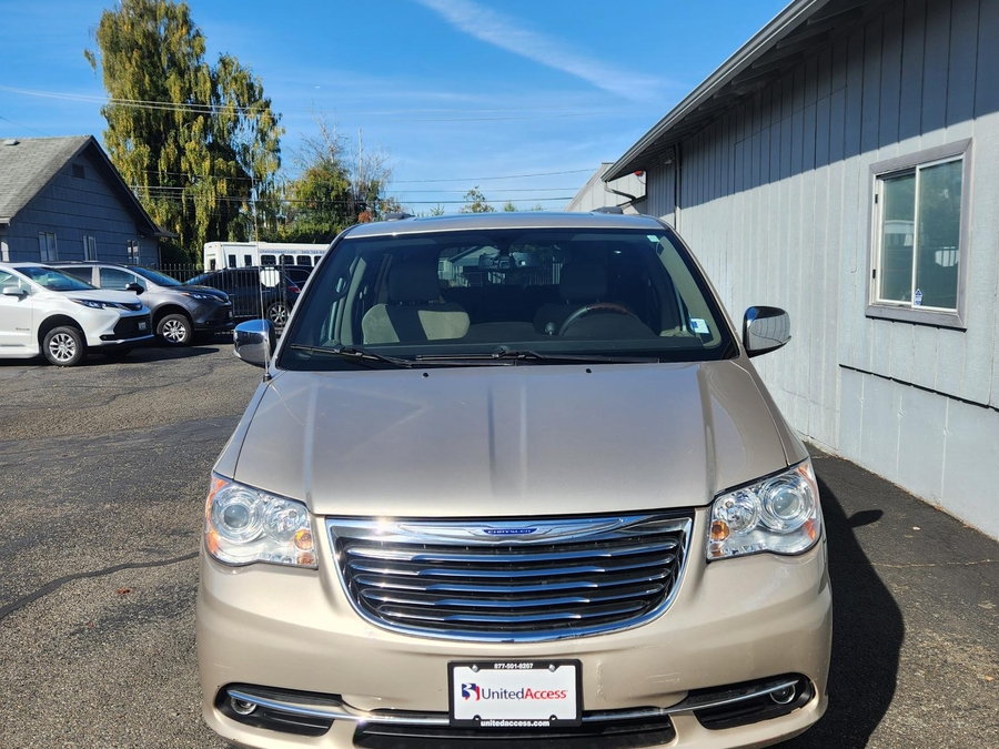 Used 2015 Chrysler Town and Country Limited Platinum - VMI Side Entry In Floor Automatic Ramp