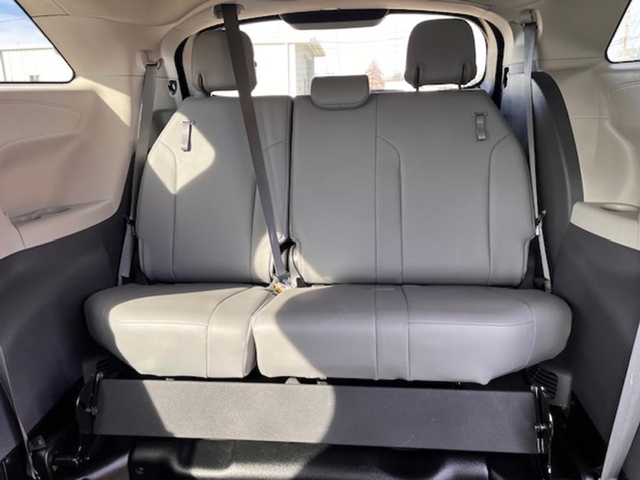 Used 2022 Toyota Sienna Hybrid XLE Base - BraunAbility Side Entry Entry Fold Out Automatic Ramp