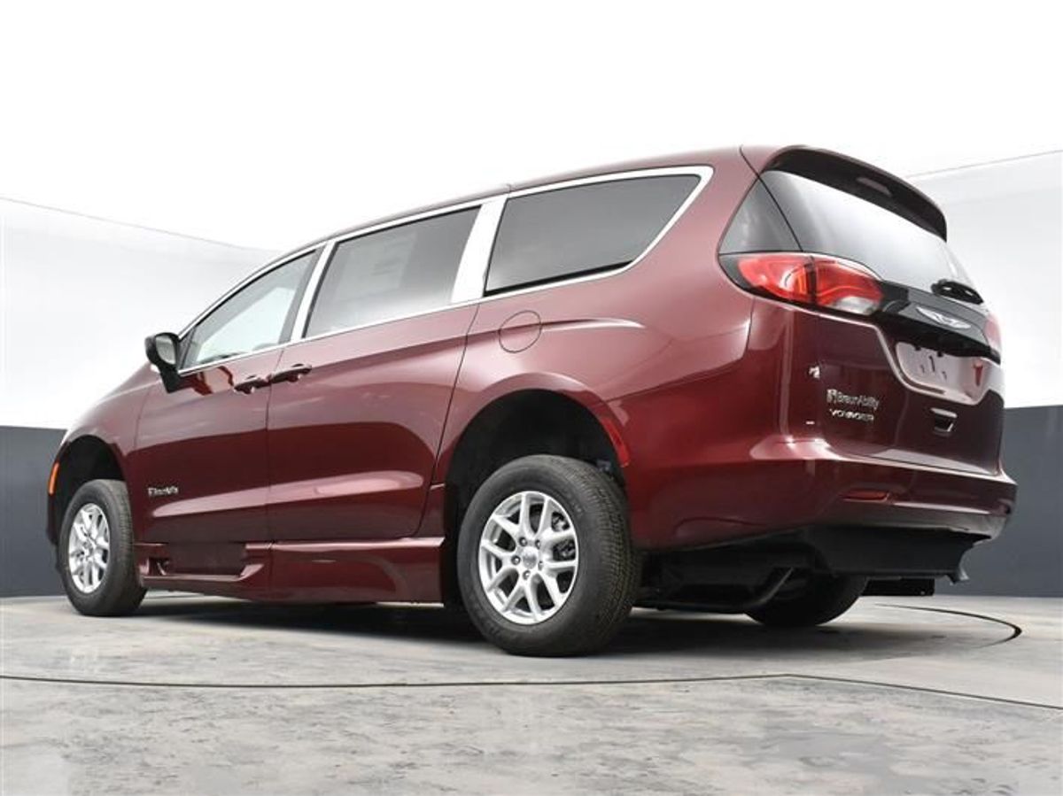2023 CHRYSLER VOYAGER - Image 24