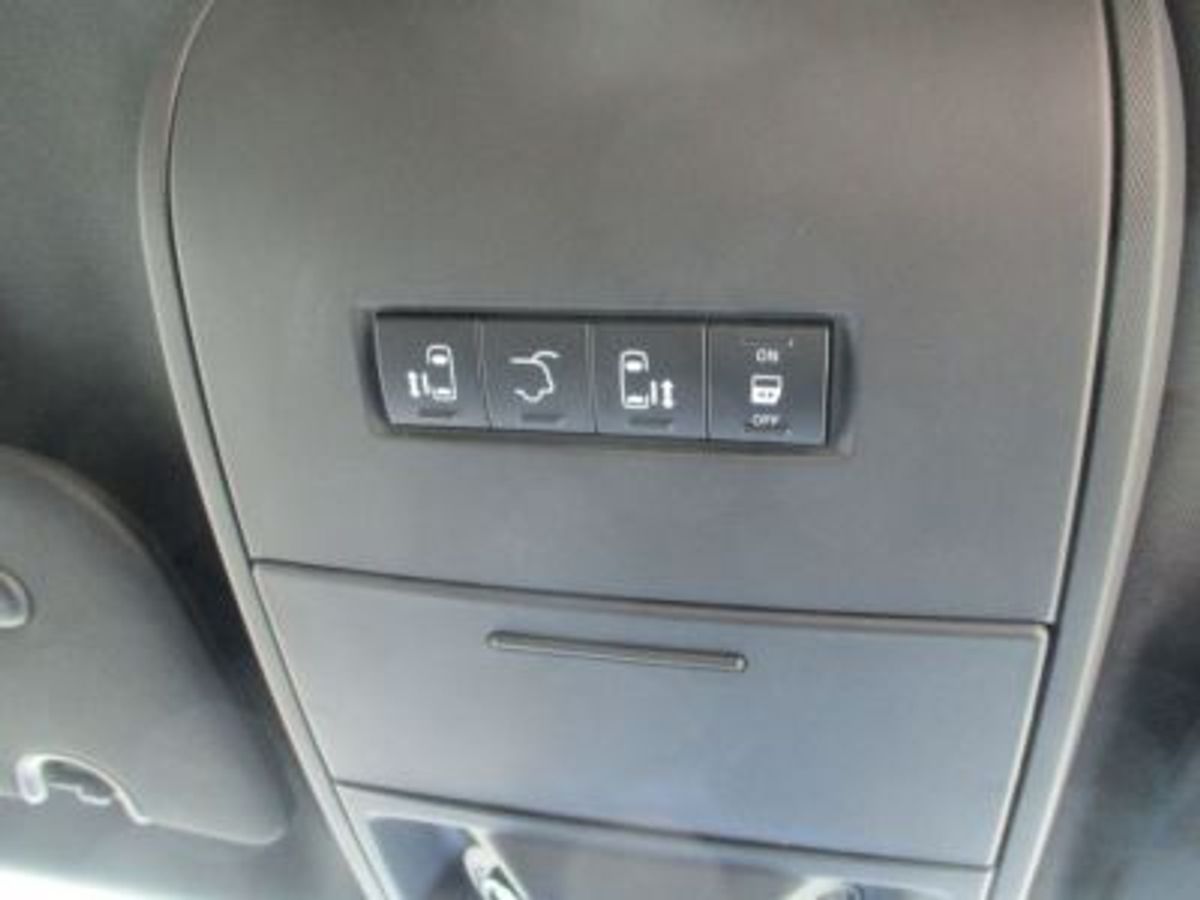 Red Dodge Grand Caravan image number 12