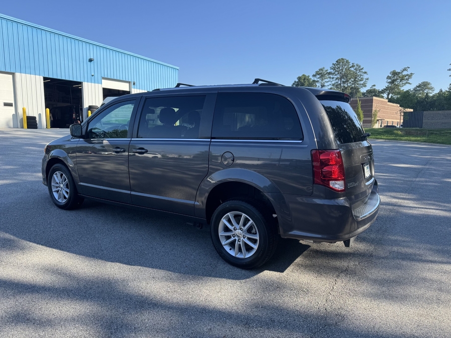 Grey Dodge Grand Caravan image number 2
