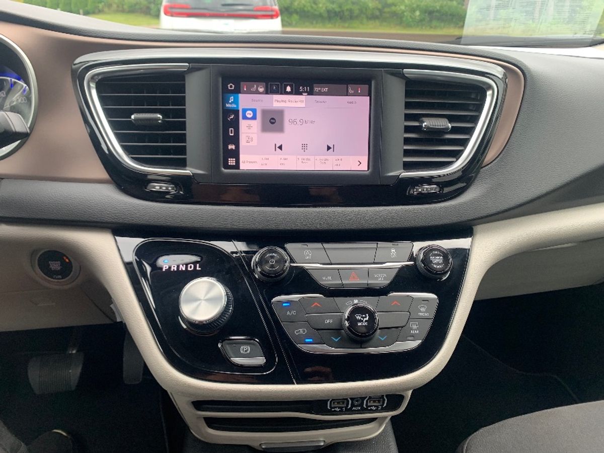 2024 CHRYSLER VOYAGER - Image 22