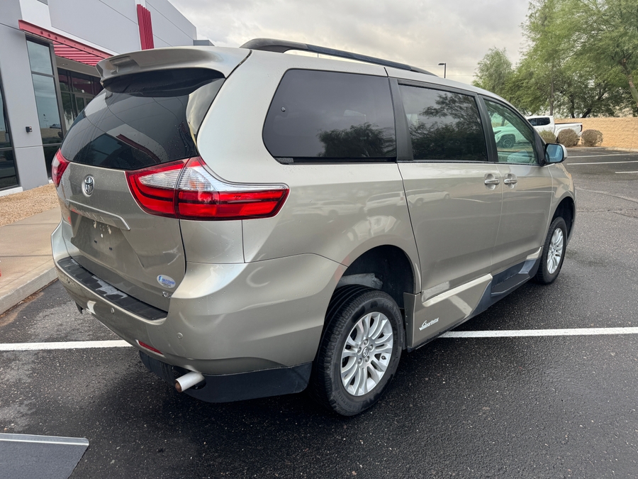 Used 2017 Toyota Sienna XLE - VMI Side Entry In Floor Automatic Ramp
