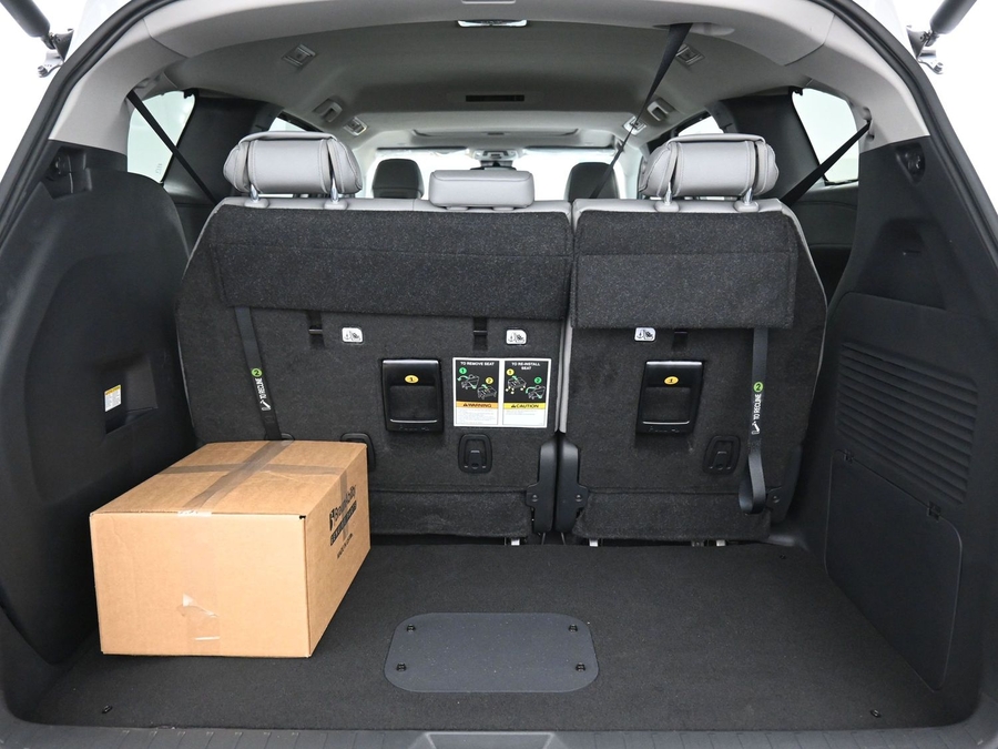 New 2026 Toyota Sienna Hybrid XLE Base - BraunAbility Side Entry Entry Fold Out Automatic Ramp