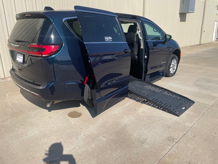 Used 2024 Chrysler Pacifica Touring L - BraunAbility Side Entry Fold Out Automatic Ramp