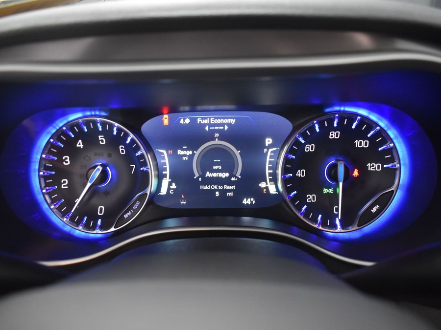 New 2025 Chrysler Pacifica Select Safety - BraunAbility Side Entry Entry In Floor Automatic Ramp