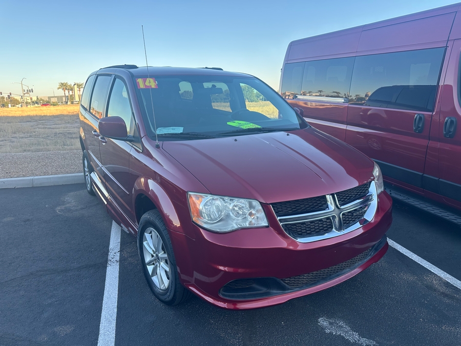 Used 2014 Dodge Grand Caravan SXT - VMI Side Entry Entry Fold Out Automatic Ramp