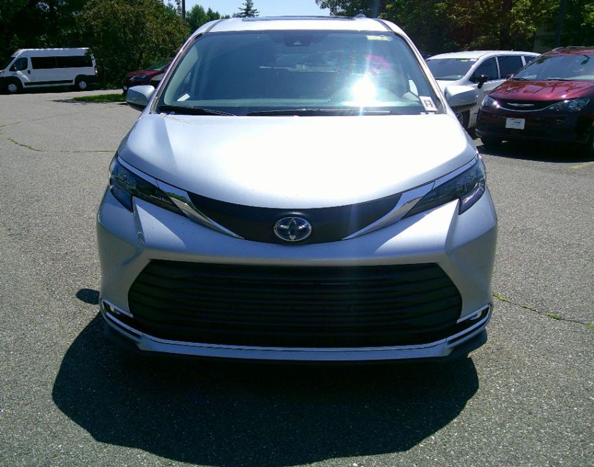 2024 TOYOTA SIENNA - Image 5