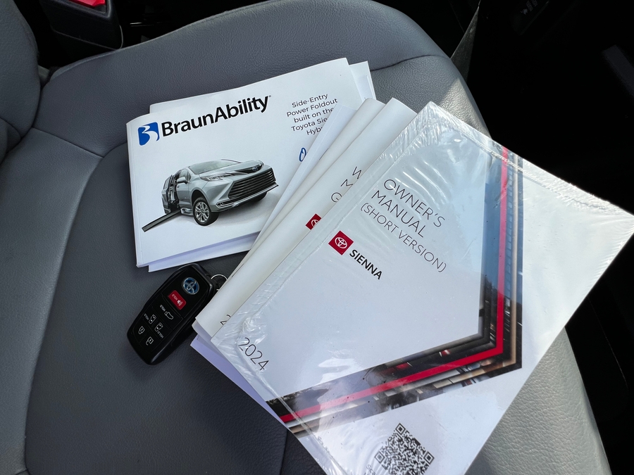 Used 2024 Toyota Sienna XLE - BraunAbility Side Entry Entry Fold Out Automatic Ramp
