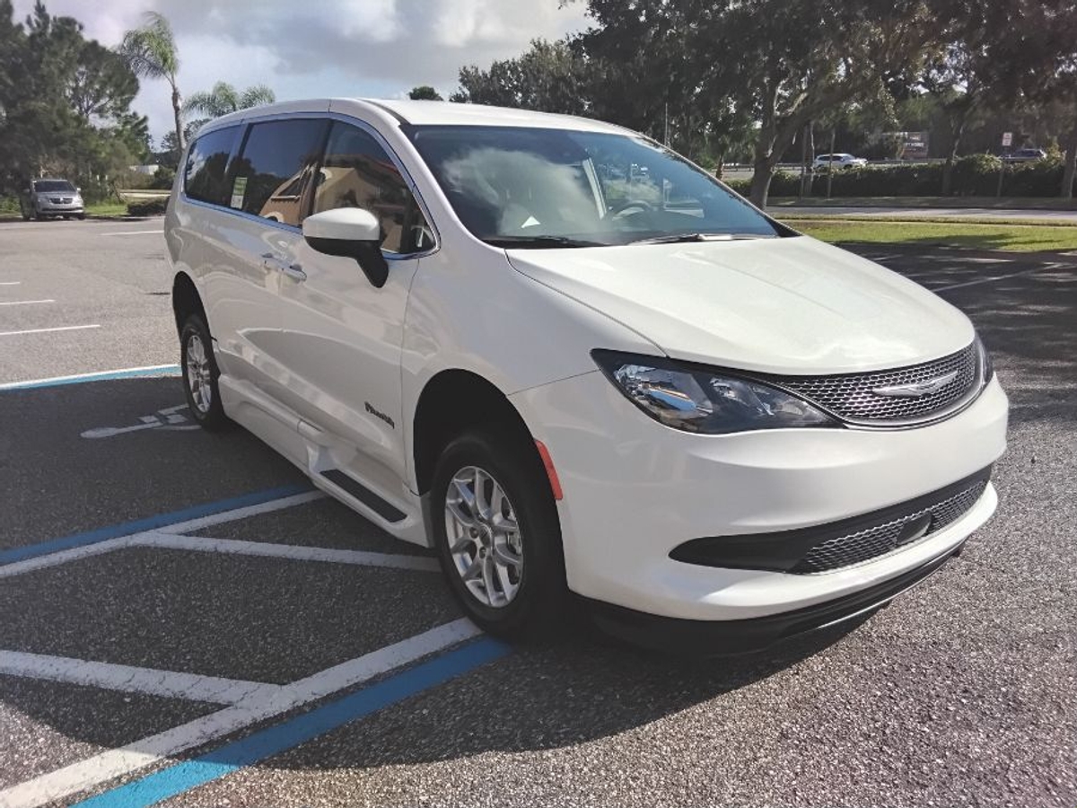 2023 CHRYSLER VOYAGER - Image 30