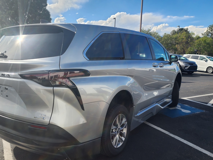 Used 2024 Toyota Sienna Hybrid LE Base - BraunAbility Side Entry Fold Out Automatic Ramp