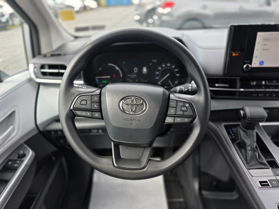 Celestial Silver Toyota Sienna image number 9