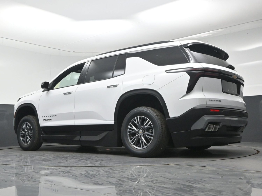 New 2026 Chevrolet Traverse 1LT - BraunAbility Side Entry In Floor Automatic Ramp