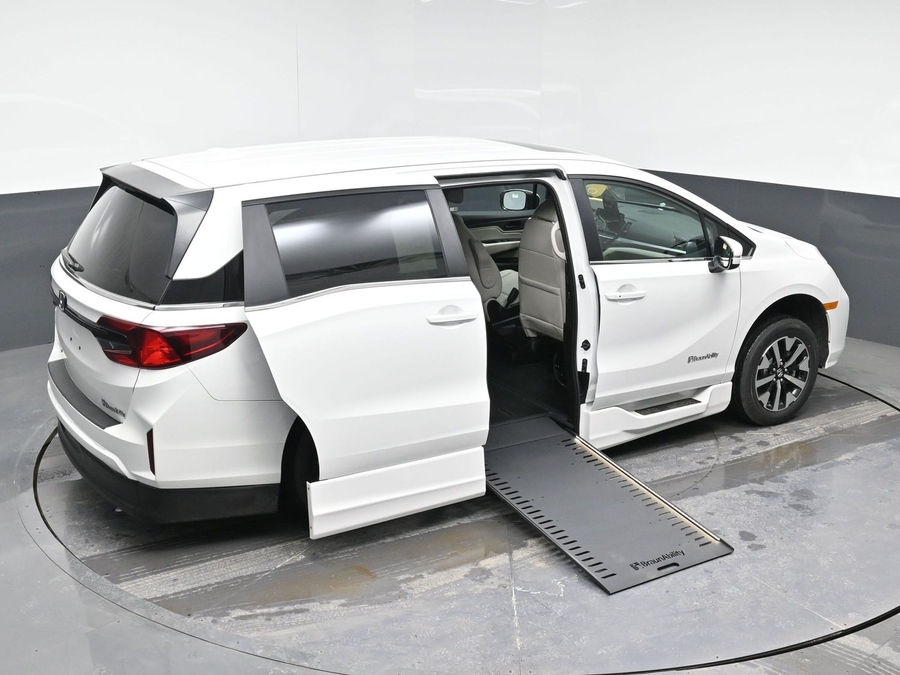 New 2026 Honda Odyssey EX-L - BraunAbility Side Entry Entry In Floor Automatic Ramp
