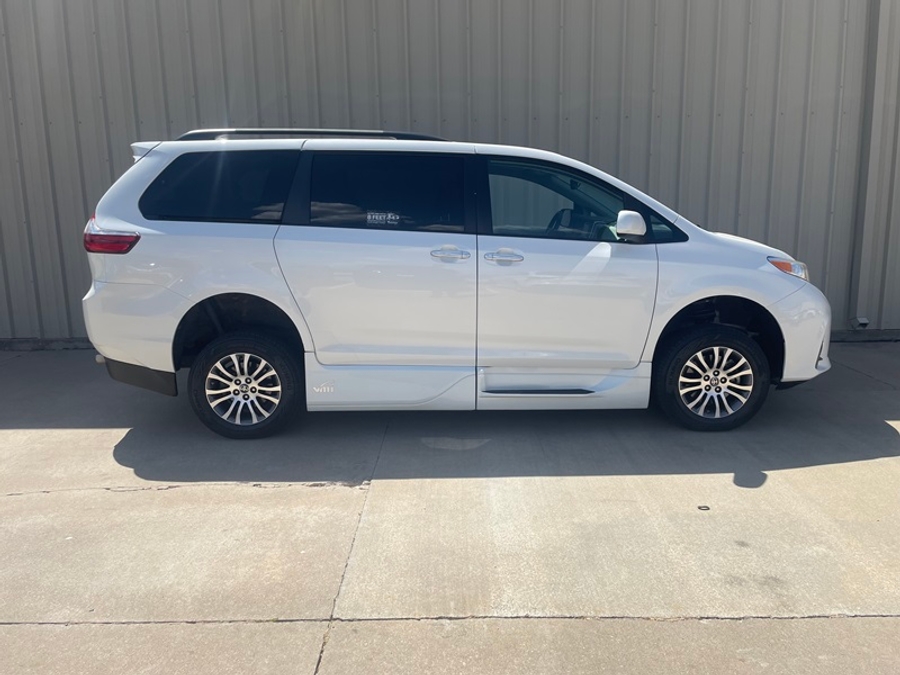Used 2020 Toyota Sienna XLE - VMI Side Entry In Floor Automatic Ramp