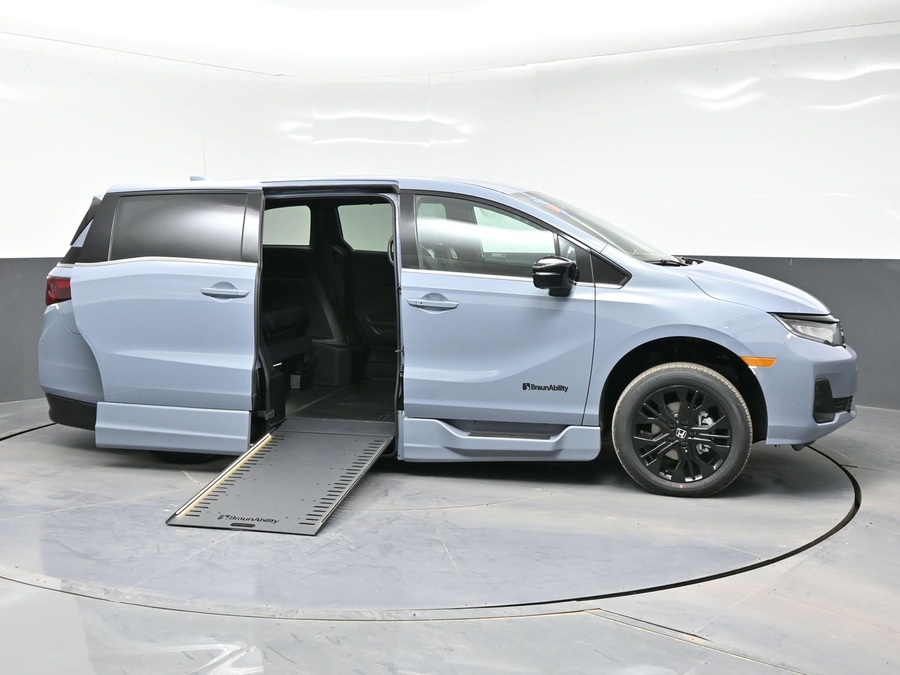 New 2026 Honda Odyssey Sport - BraunAbility Side Entry Entry In Floor Automatic Ramp