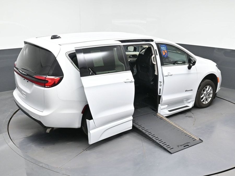 Used 2024 Chrysler Pacifica Touring L - BraunAbility Side Entry Entry In Floor Automatic Ramp