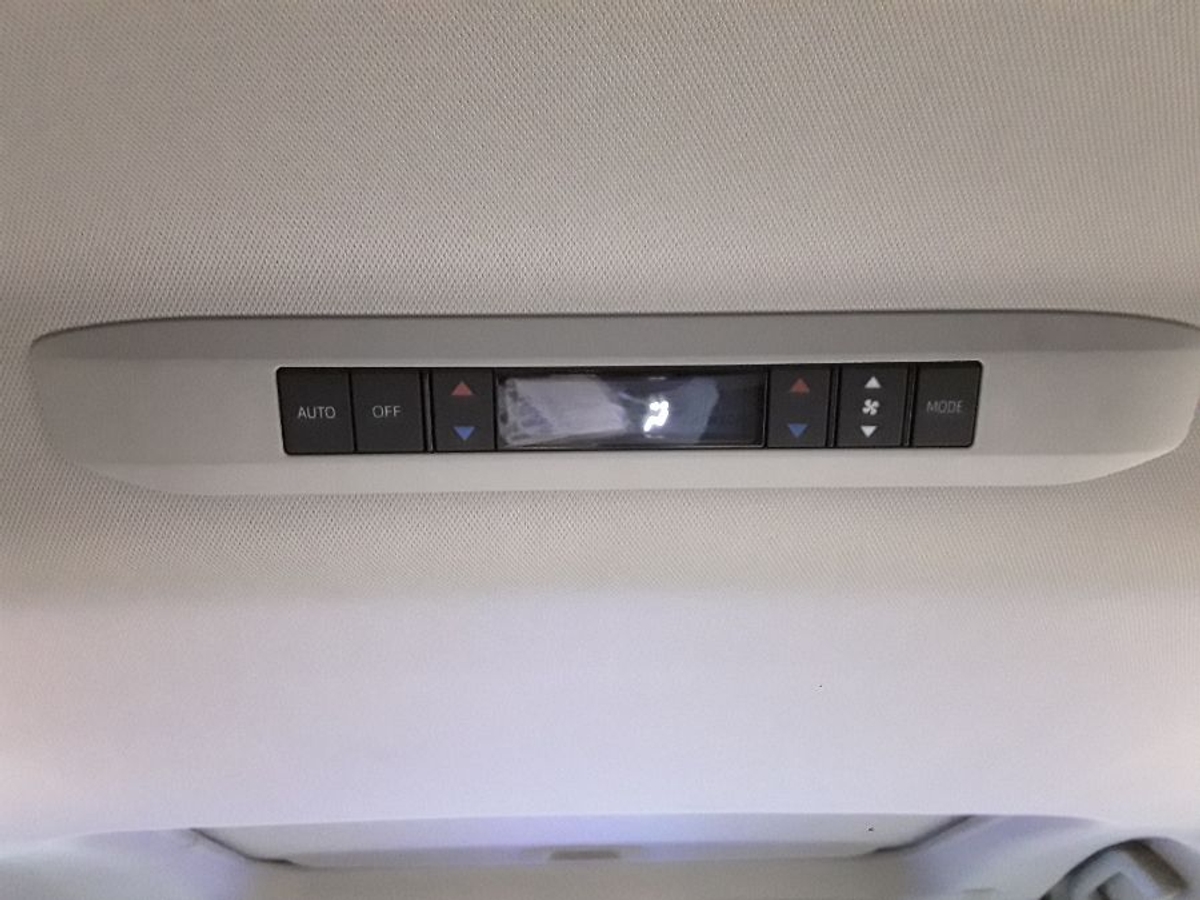 2025 TOYOTA SIENNA - Image 38