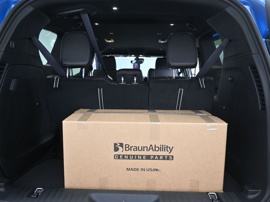 New 2026 Chrysler Pacifica Select Sport - BraunAbility Side Entry Entry Fold Out Automatic Ramp